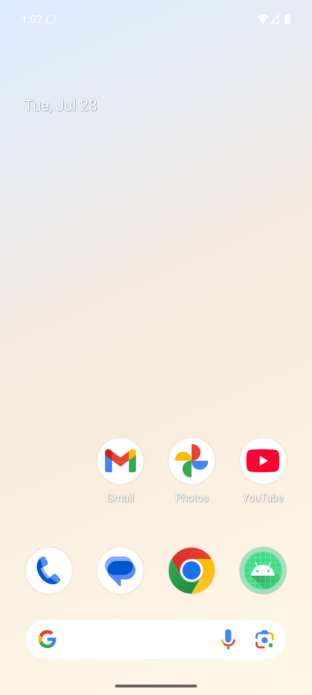 Android home screen in light mode